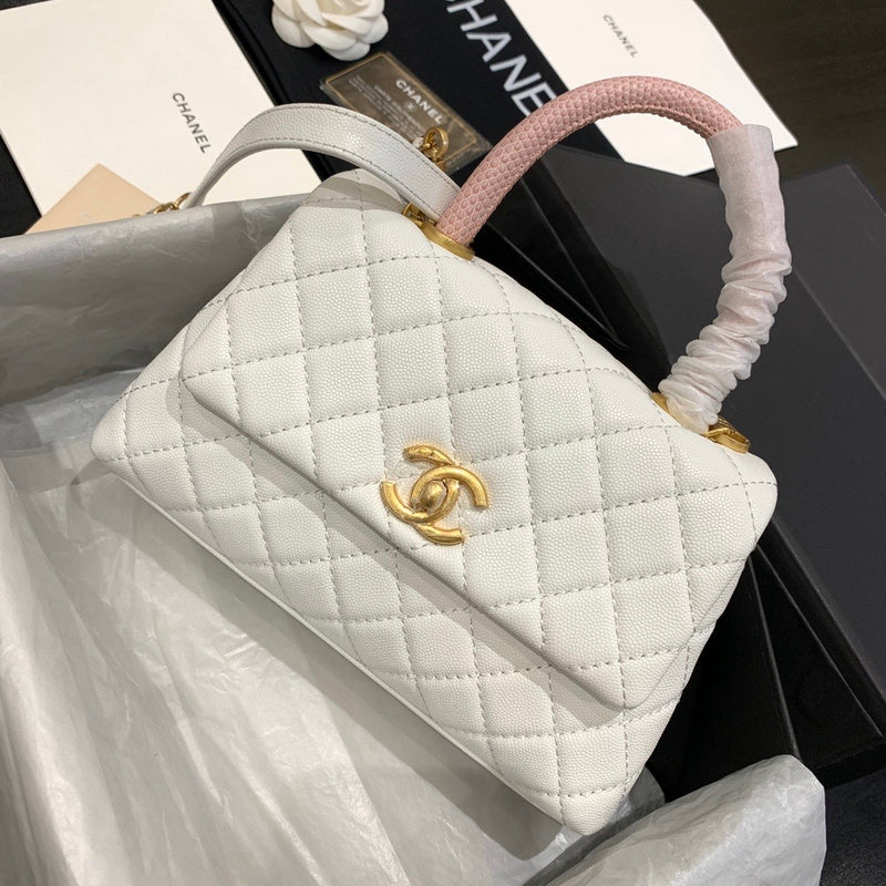 Chanel Luxury Handbag Style 539