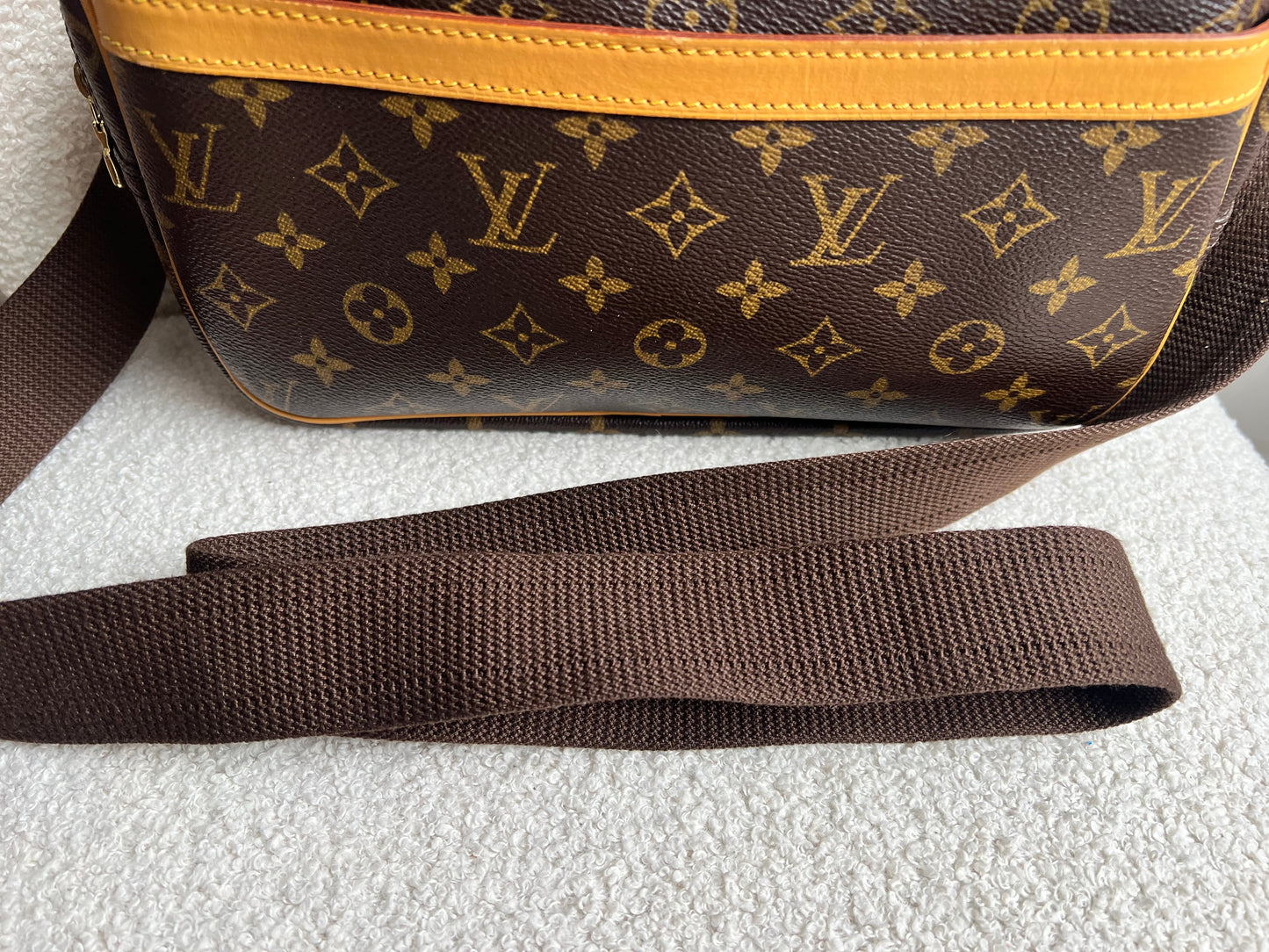 Lous Vuitton Reporter Monogram