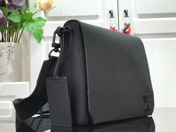 Louis Vuitton Mirror Quality Mini District Messenger Bag