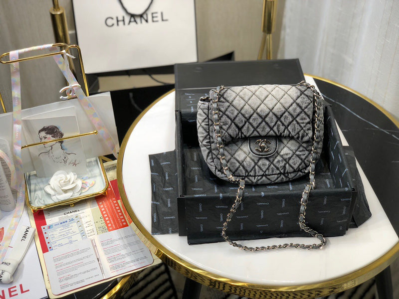 Chanel Luxury Handbag Style 520