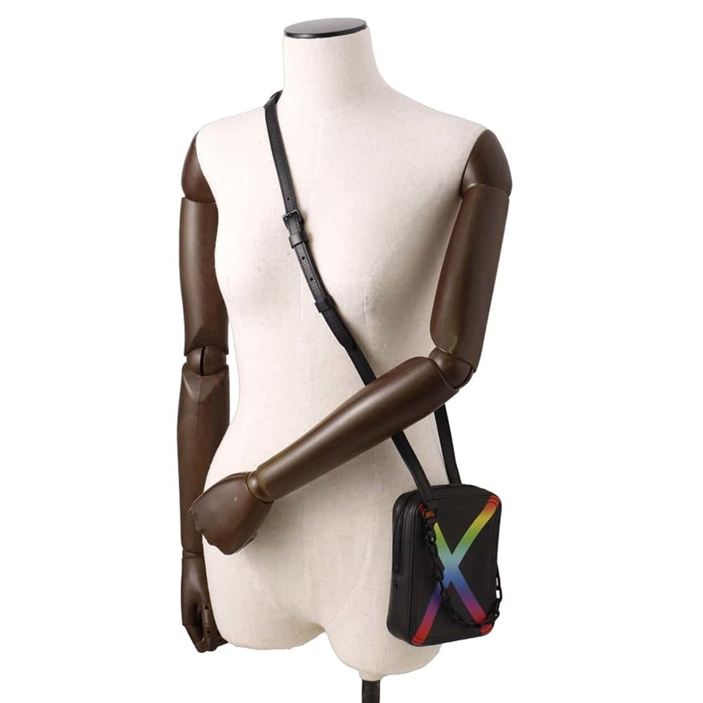 Louis Vuitton Noir Taiga Leather Shoulder Bag