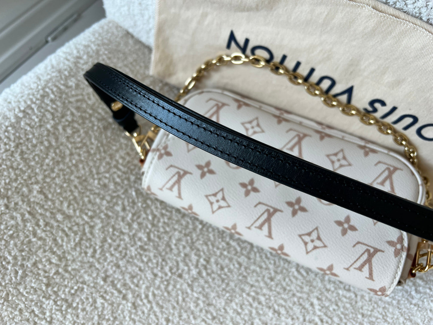 Louis Vuitton Ivy Wallet on Chain Bag Bicolour Monogram Dune Canvas (RRP £1400)