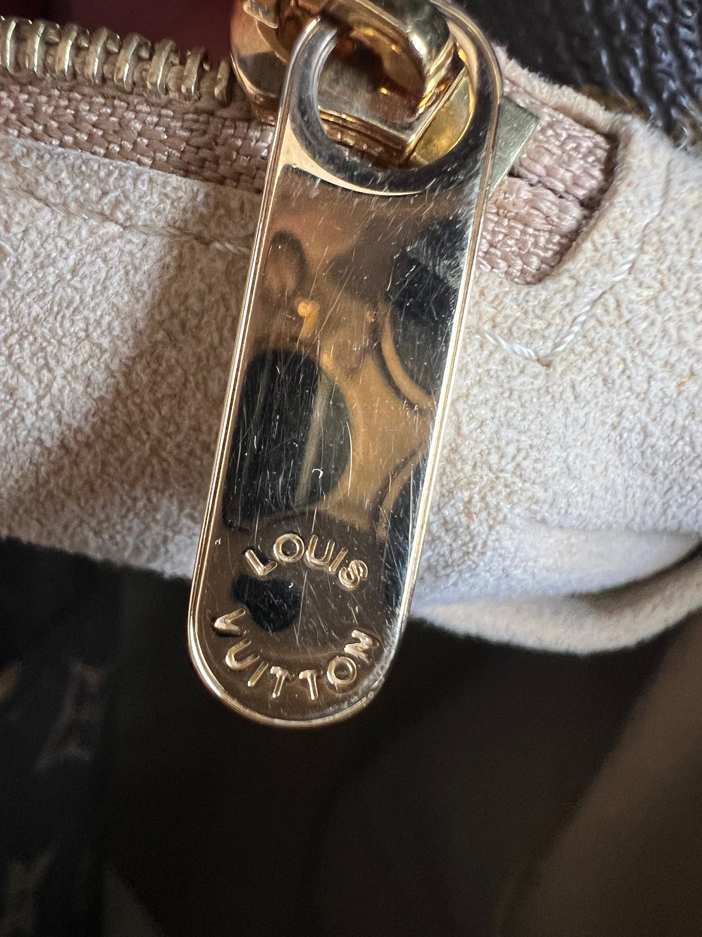Louis Vuitton Artsy MM Monogram (RRP £1,940)