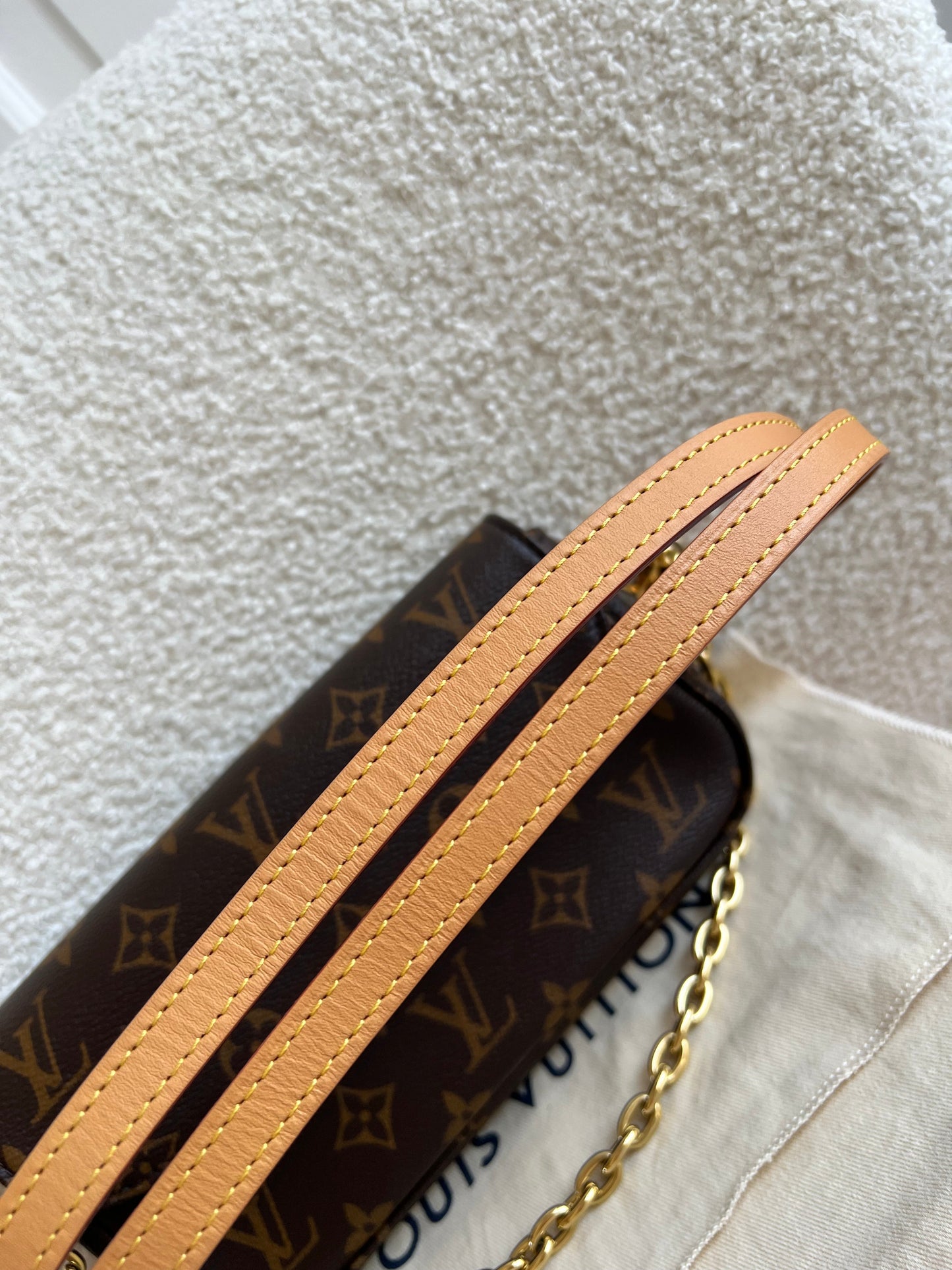 Louis Vuitton Ivy Wallet on Chain Bag Monogram Canvas (RRP £1,370)