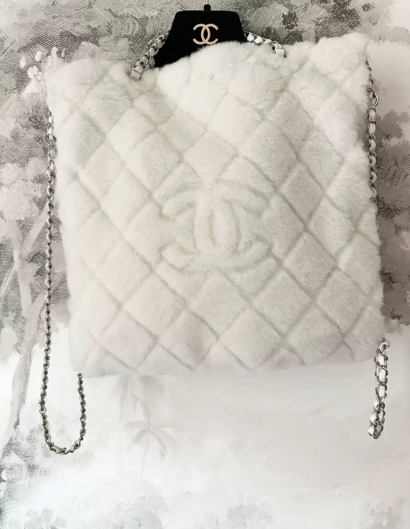Chanel Chanel 22 White Shoulder Bag