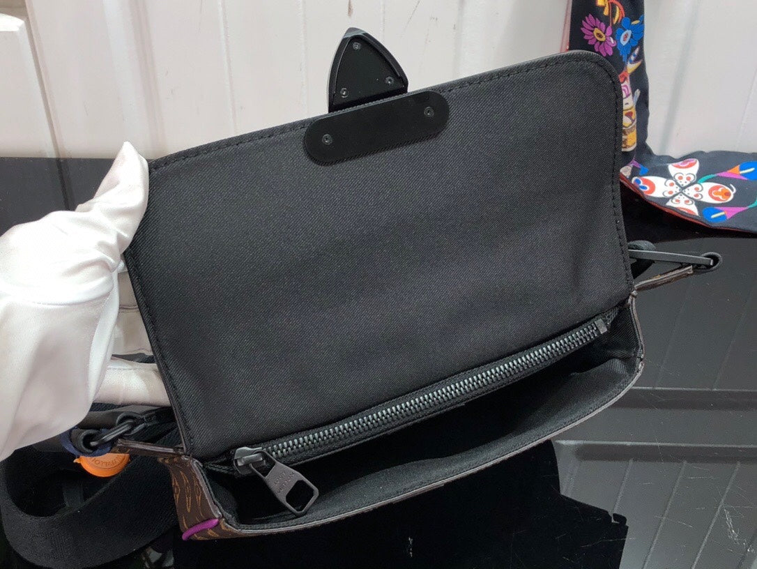 Louis Vuitton S Lock Sling Bag