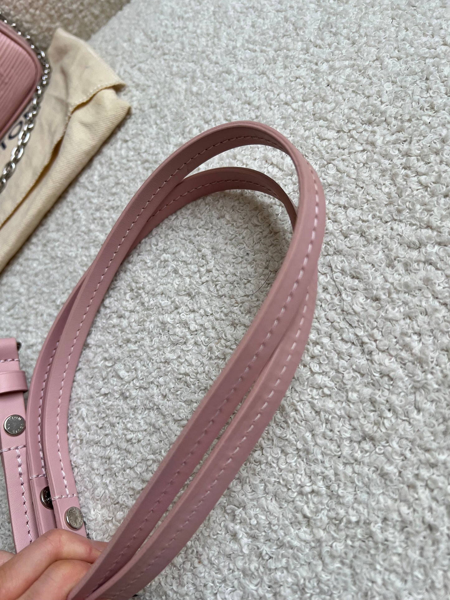 Louis Vuitton Easy Pouch Rose Ballerine Epi (RRP £1320)