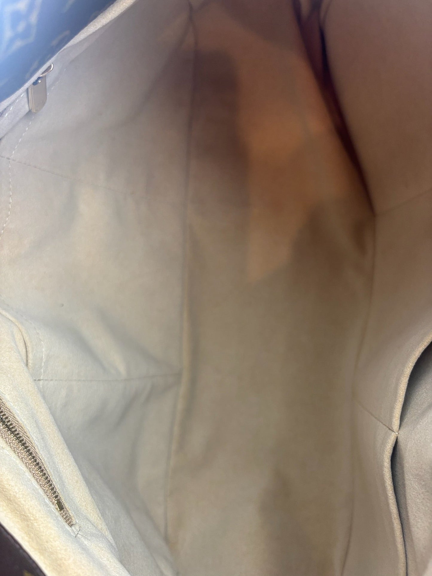 Louis Vuitton Monogram Artsy MM