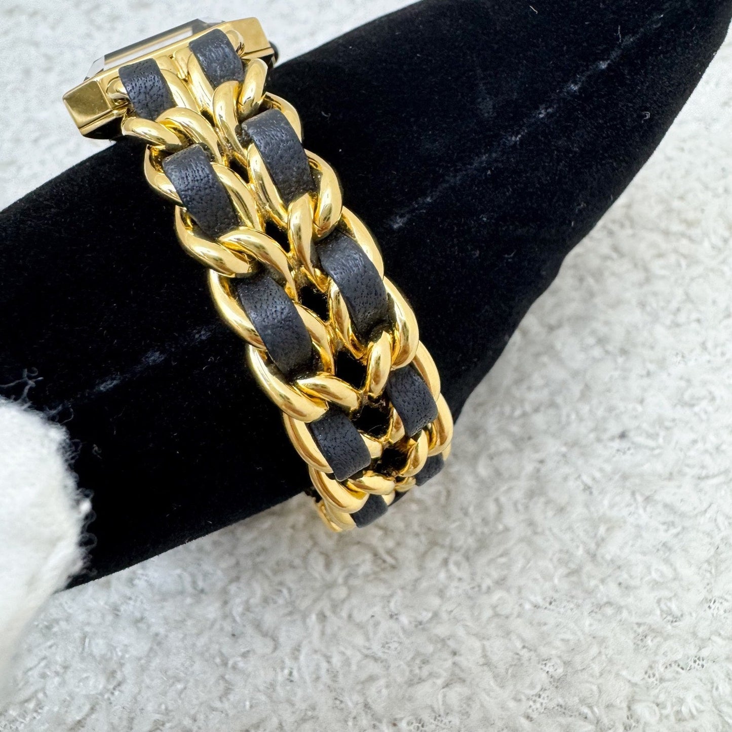 Chanel Vintage Premiere Watch in 24K Gold Plated HW and Black Leather Size M (Year 1991)