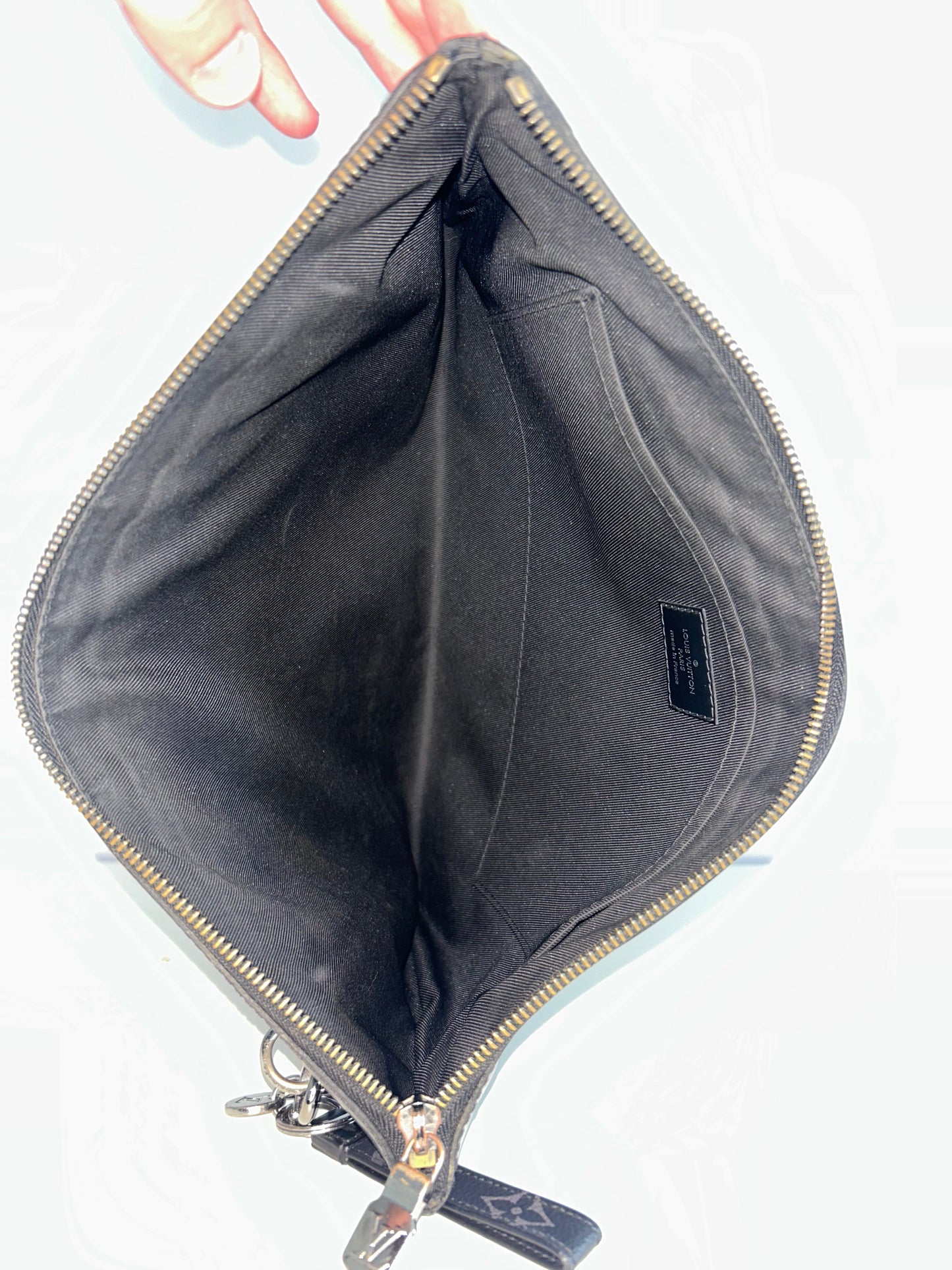 Louis Vuitton Monogram Eclipse Discovery Pochette GM