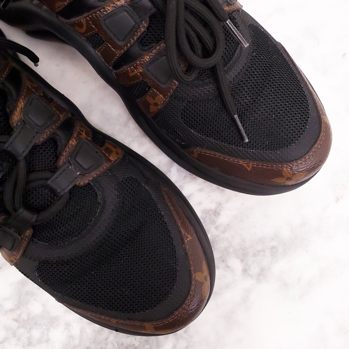 LOUIS VUITTON 'ARCHLIGHT' MONOGRAM SNEAKERS - SIZE 39.5