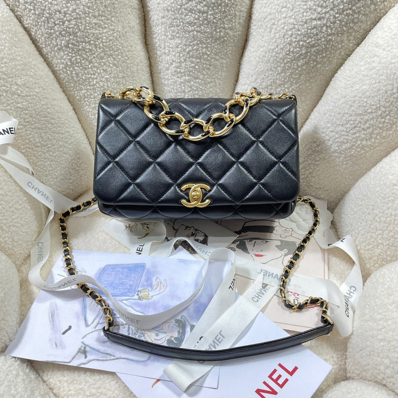 Chanel Luxury Handbag Style 424