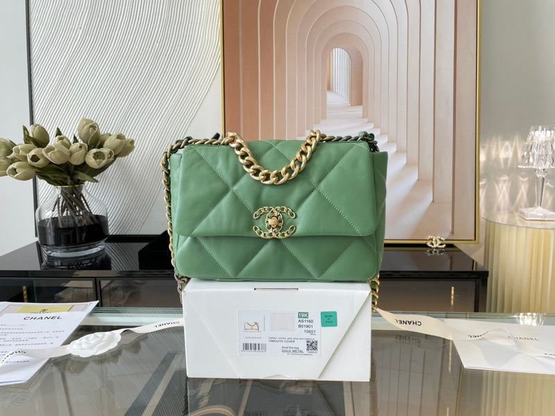 Chanel Luxury Handbag Style 609