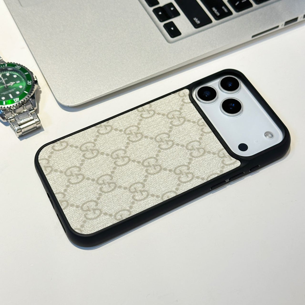 Classic Canvas Pattern Iphone 17 Series G Style / 18 Pro / 18 Pro Max