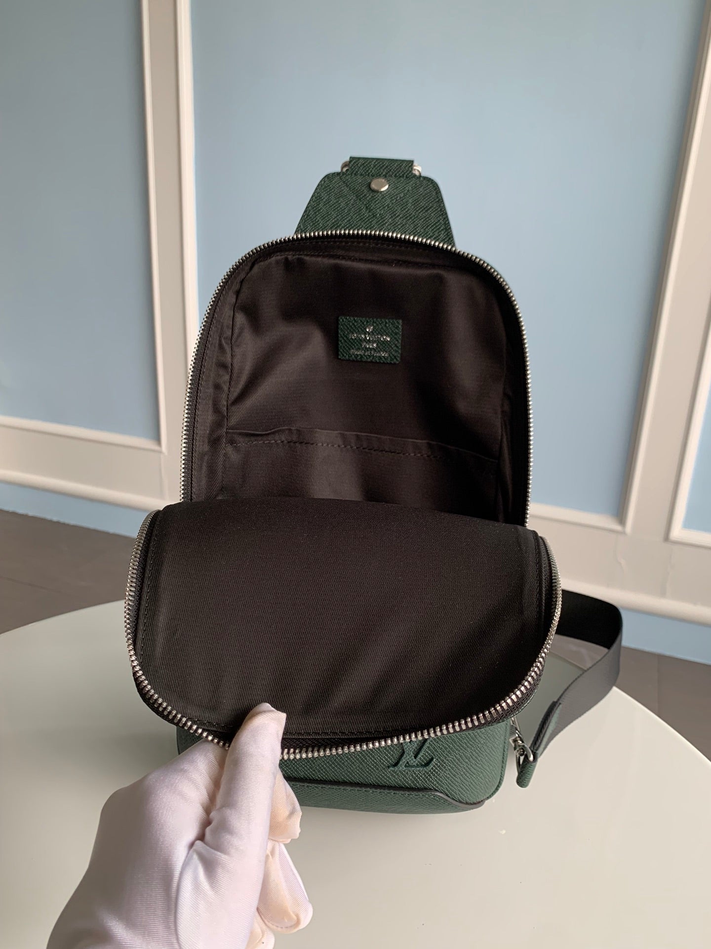 Louis Vuitton Avenue Sling Bag