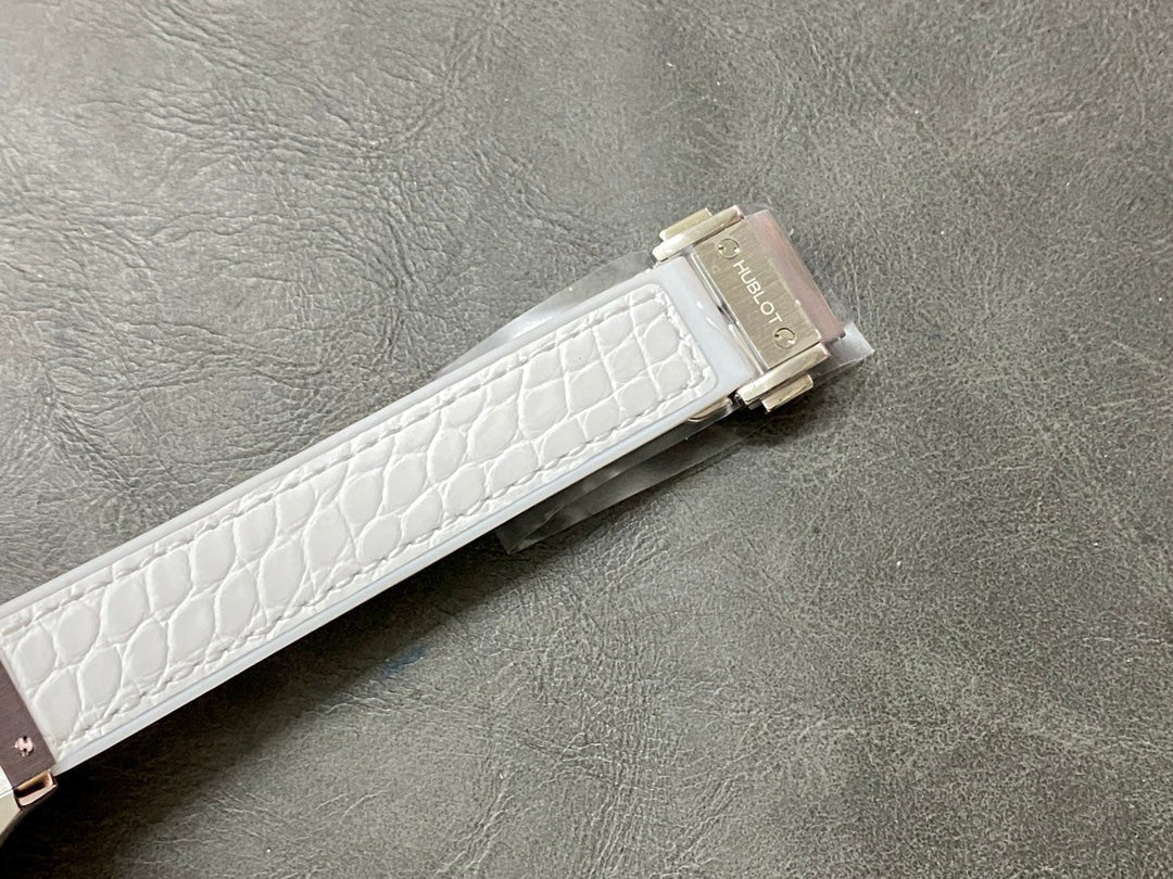 Hublot Classic Fusion Titanium Diamonds 33mm White Leather Strap