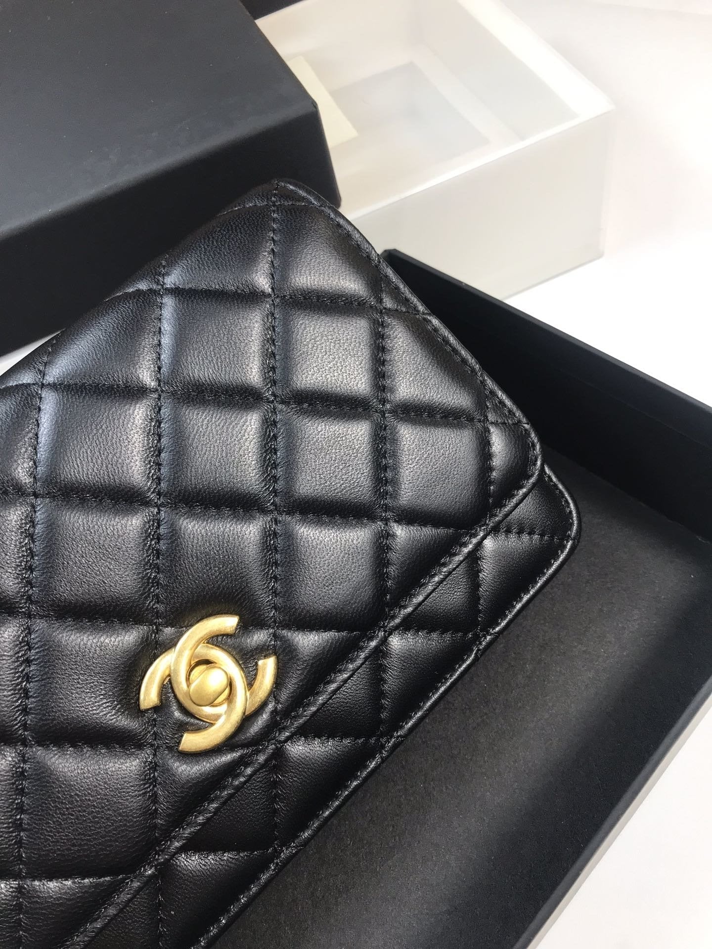 Fashion lady bag with adjustable chain 19 cm