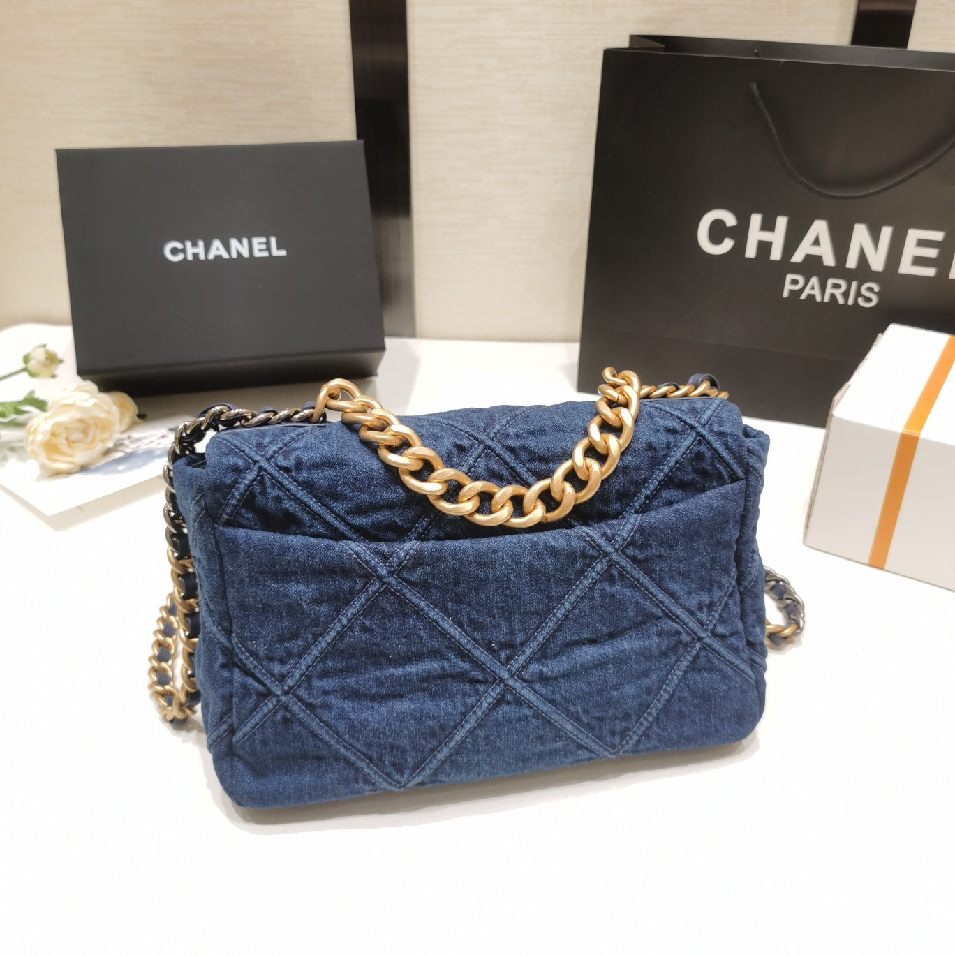 C h a n e l denim 20 30 10(cm)