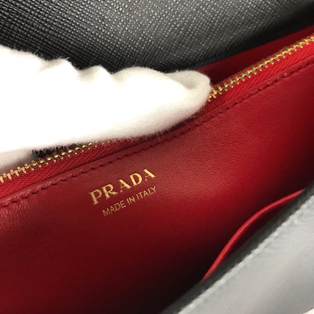 P r a d a 20*12.5*4CM