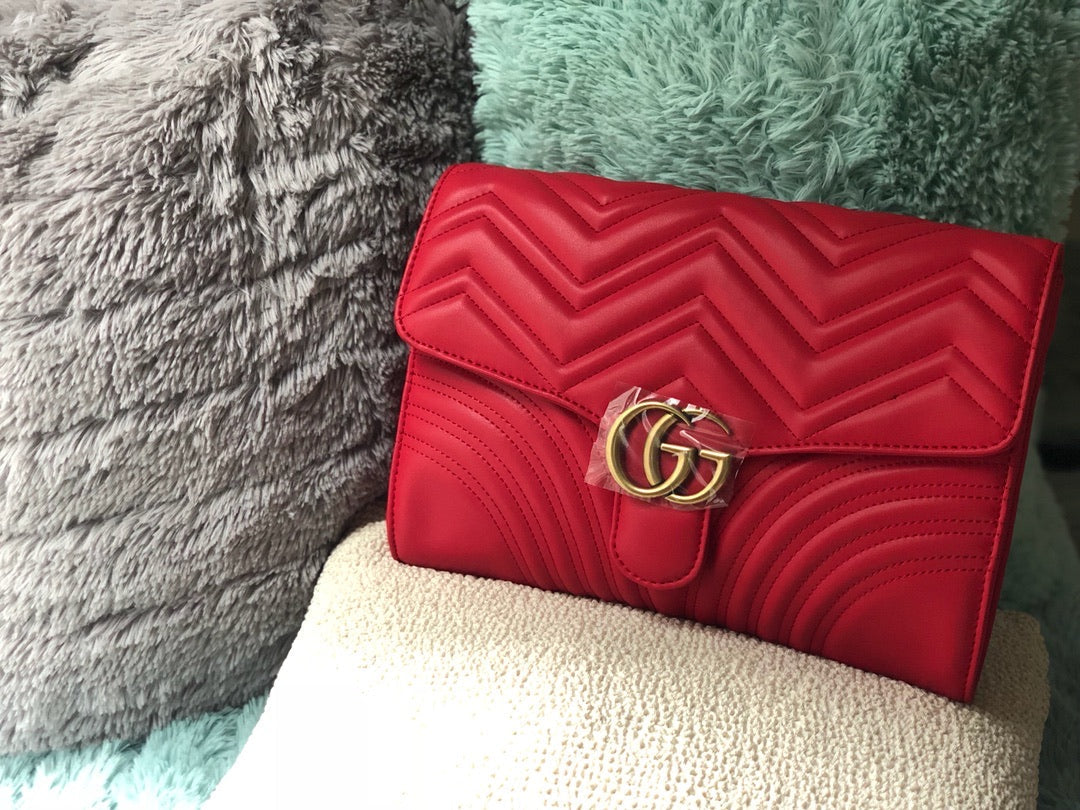 Clutch handbag