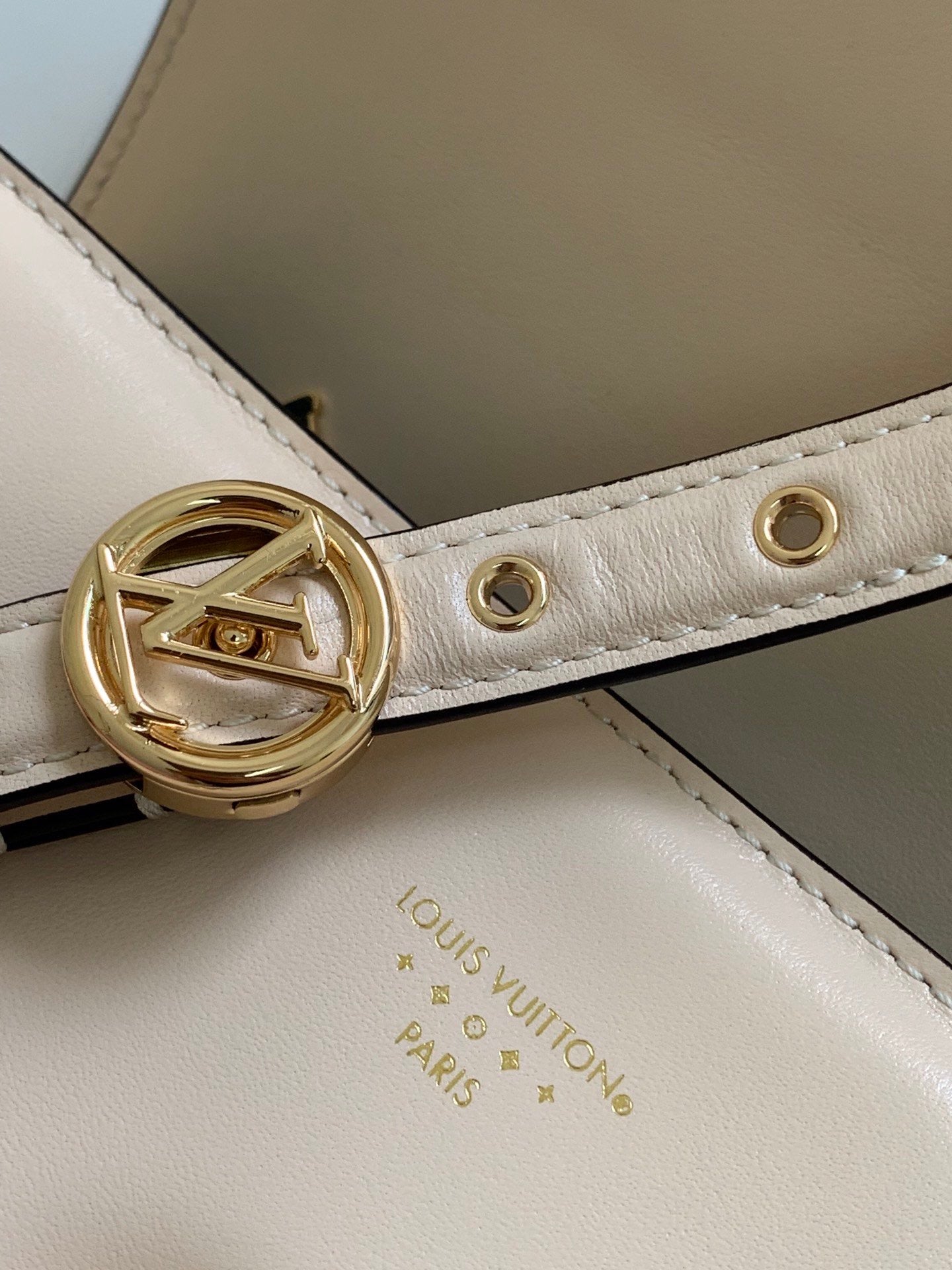 Lv cream sun