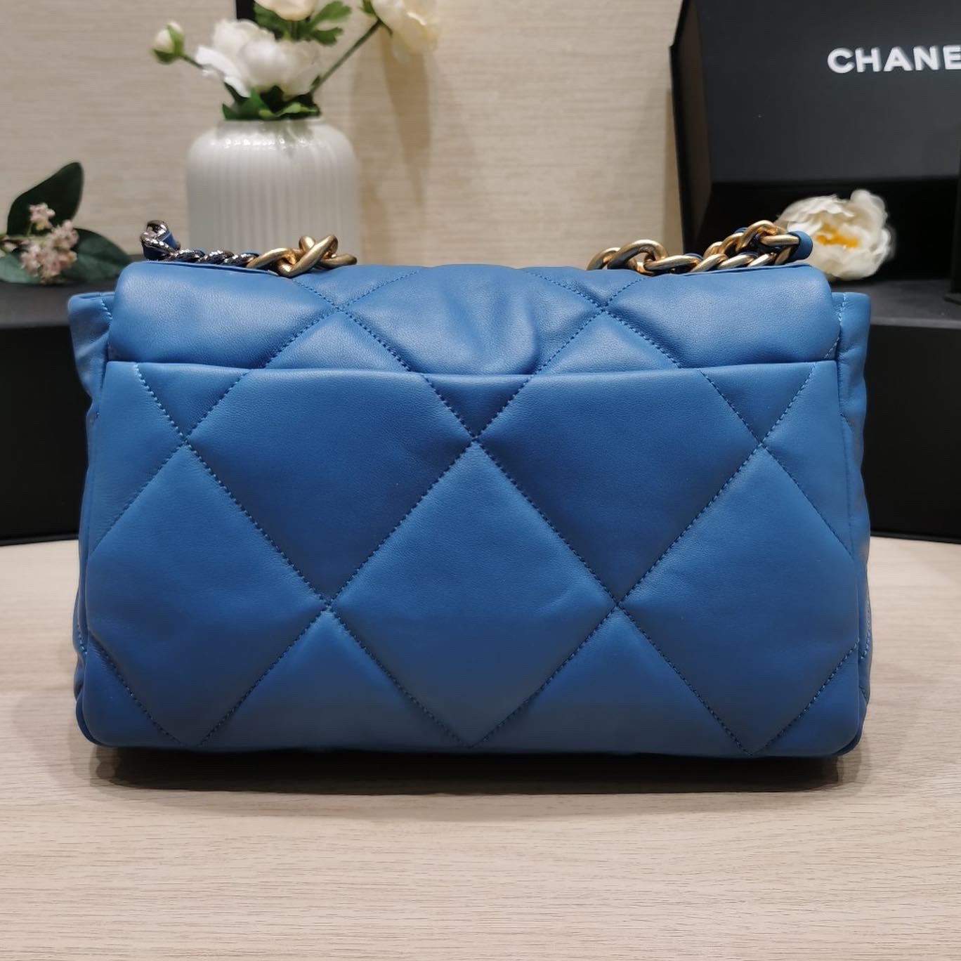 C h a n e l blue 20 30 10(cm)