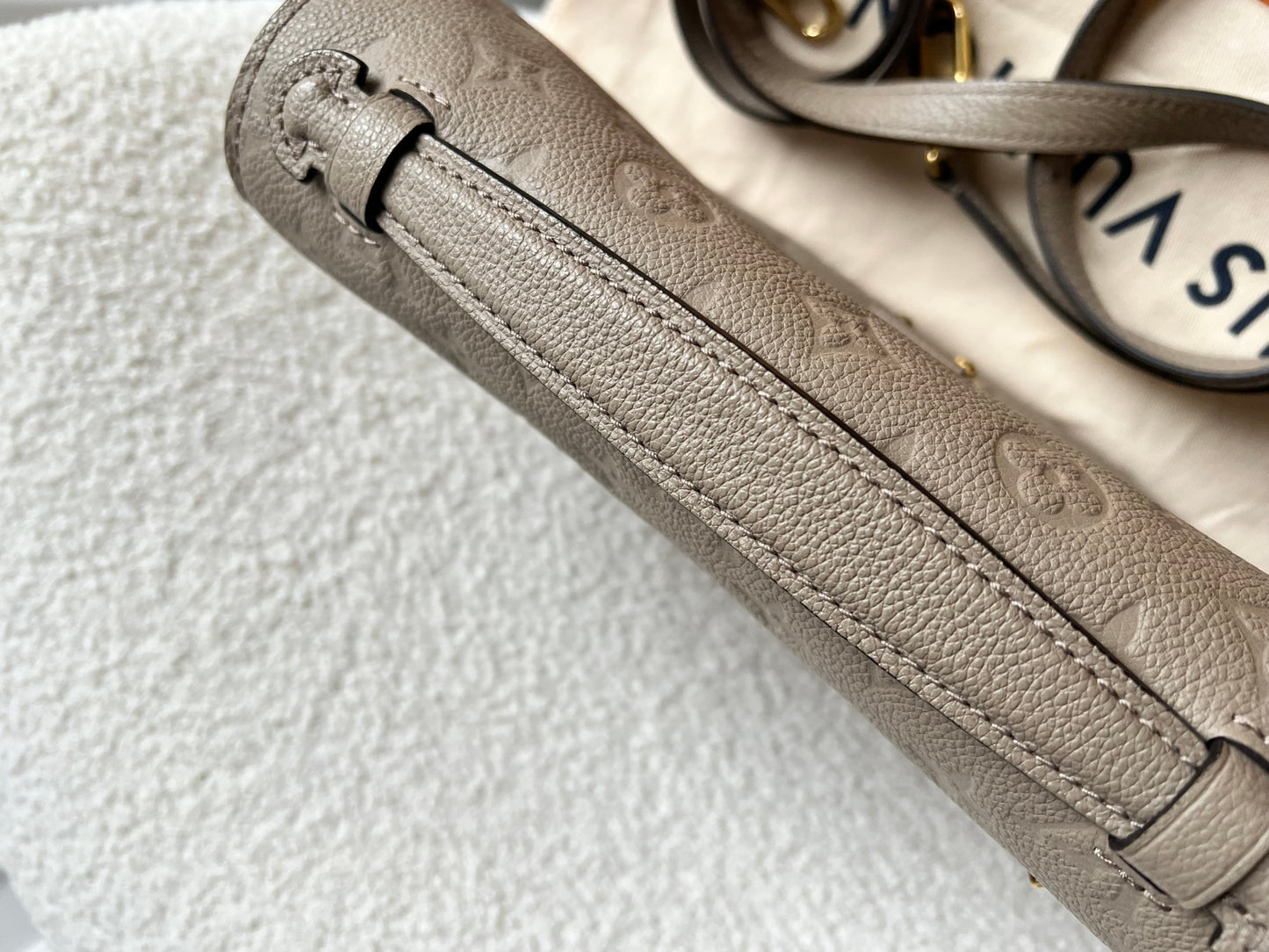 Louis Vuitton Pochette Metis Empreinte (RRP £2,130)