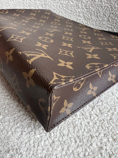 Louis Vuitton Toiletry Pouch 26 Monogram
