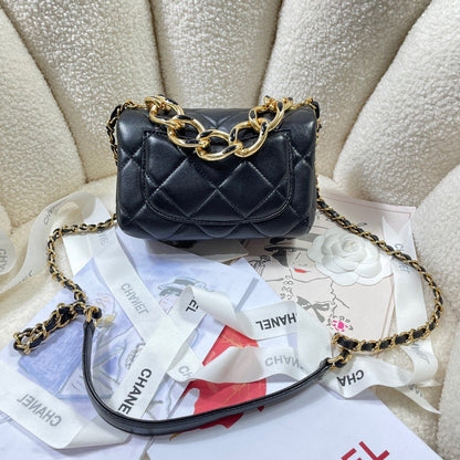 Chanel Luxury Handbag Style 428