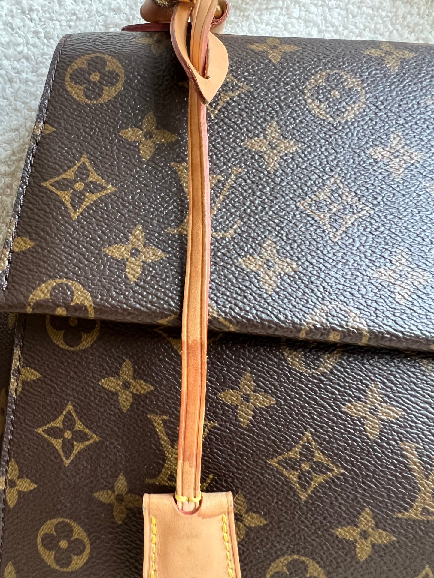 Louis Vuitton Cluny MM Monogram (RRP £1890)