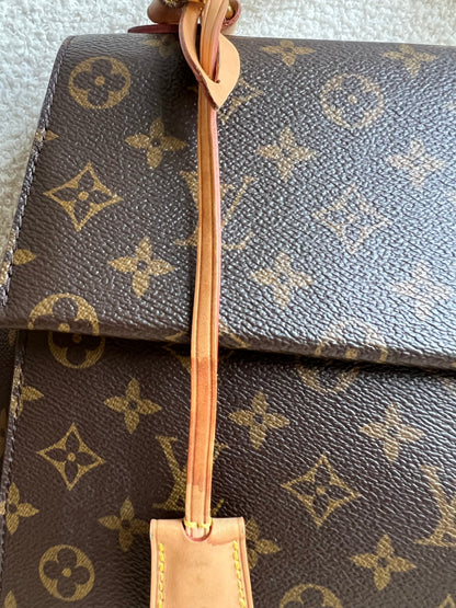 Louis Vuitton Cluny MM Monogram (RRP £1890)