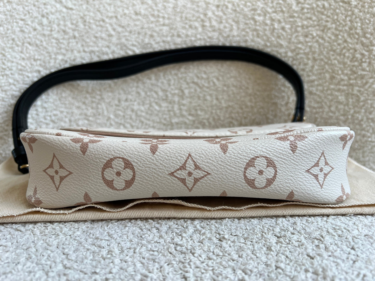 Louis Vuitton Ivy Wallet on Chain Bag Bicolour Monogram Dune Canvas (RRP £1400)