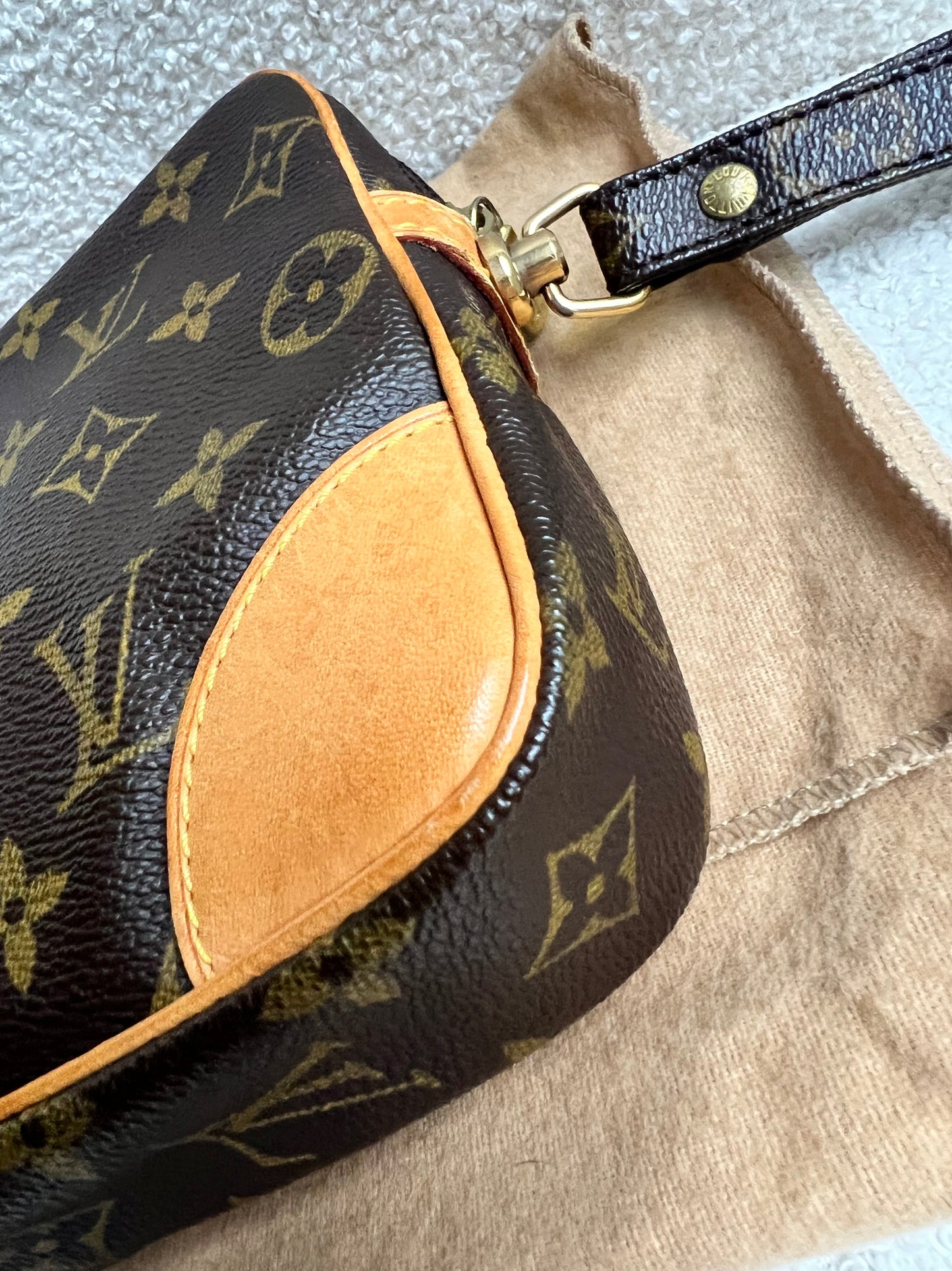 Louis Vuitton Vintage Marly Dragonne Clutch Monogram