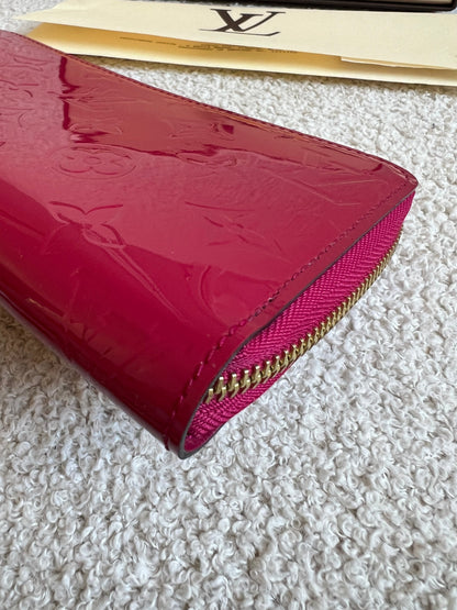Louis Vuitton Zippy Wallet in Rose Indien Vernis Patent