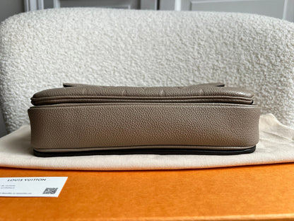 Louis Vuitton Pochette Metis Empreinte (RRP £2,130)
