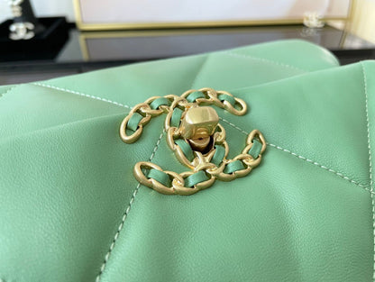 Chanel Luxury Handbag Style 609