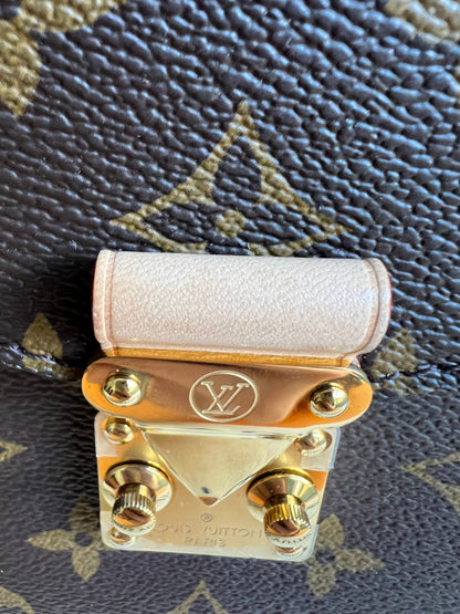 Louis Vuitton Pochette Metis Monogram (RRP £2,060)