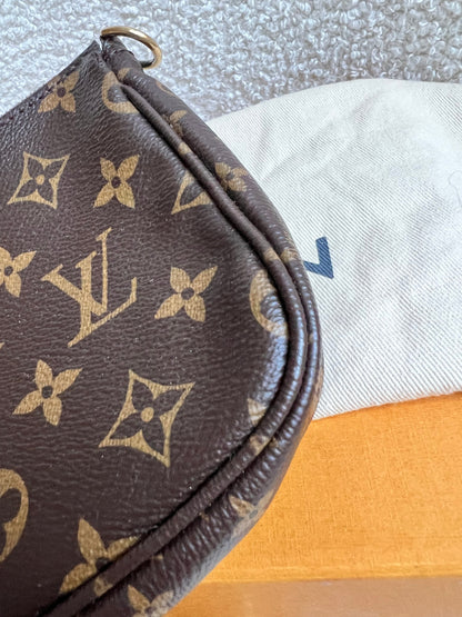 Louis Vuitton Multi Pochette Accessoires Rose Chiaro (RRP £2030)