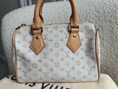Louis Vuitton Speedy Bandouliere 20 Mastic Cream (£2420)