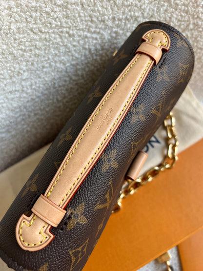 Louis Vuitton Pochette Metis East West Monogram (RRP £2,270)