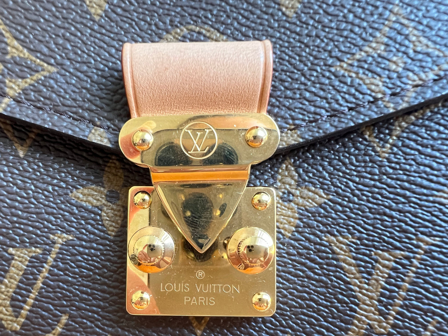 Louis Vuitton Pochette Metis East West Monogram (RRP £2,270)