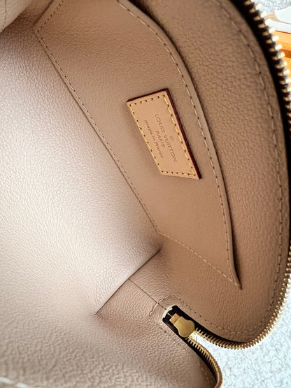 Louis Vuitton Cosmetic Pouch PM Monogram (RRP £415)