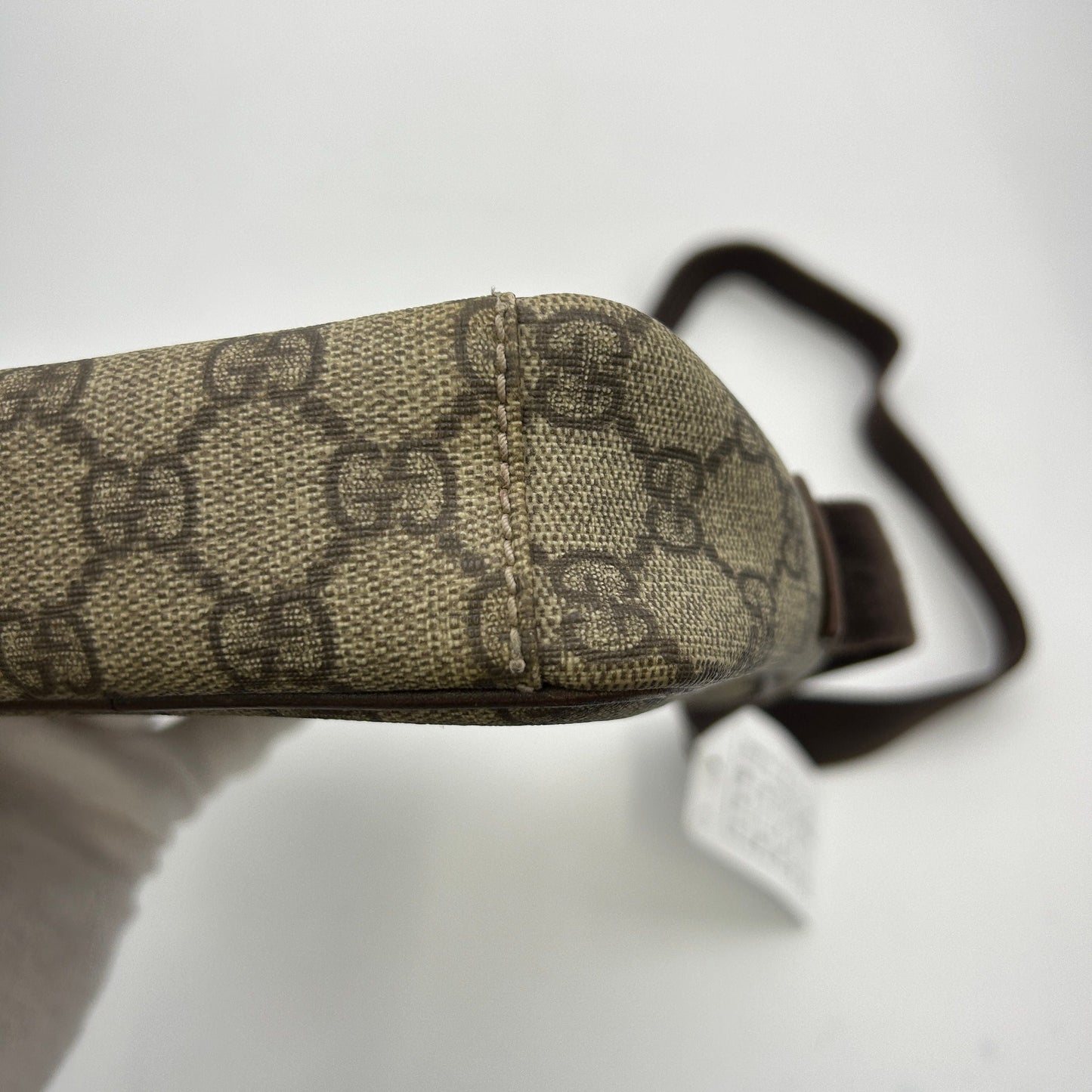 Gucci GG Supreme Crossbody Shoulder Bag gu8813ge