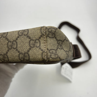 Gucci GG Supreme Crossbody Shoulder Bag gu8813ge
