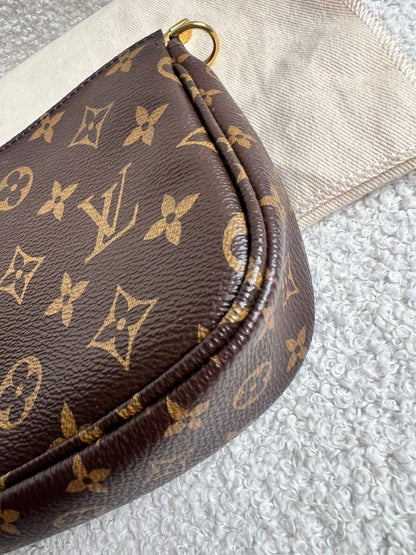 Louis Vuitton Multi Pochette Accessoires Khaki (RRP £2030)