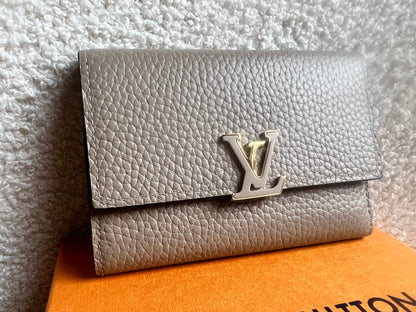 Louis Vuitton Galet Compact Capucines Wallet (RRP £730)