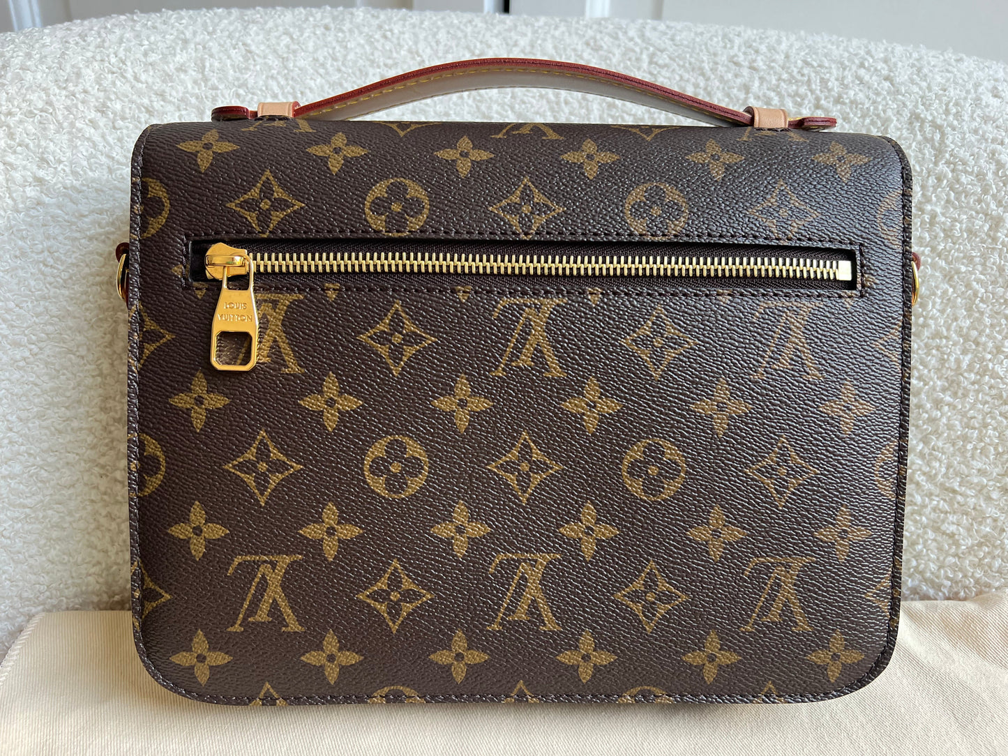 Louis Vuitton Pochette Metis Monogram (RRP £2,060)