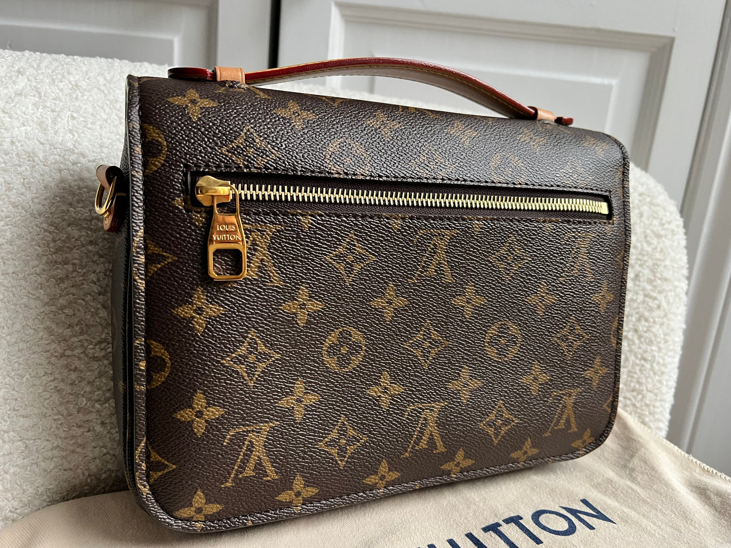 Louis Vuitton Pochette Metis Monogram (RRP £2,020)