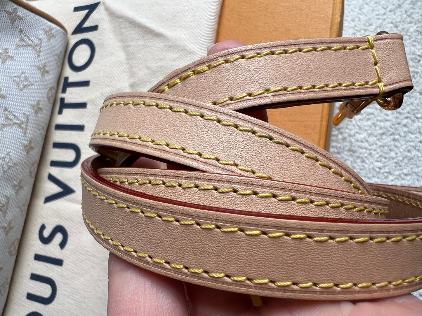 Louis Vuitton Speedy Bandouliere 20 Mastic Cream (£2420)