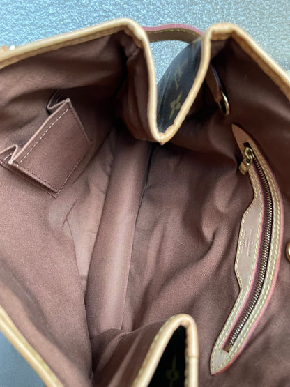 Louis Vuitton Batignolles in Monogram Canvas